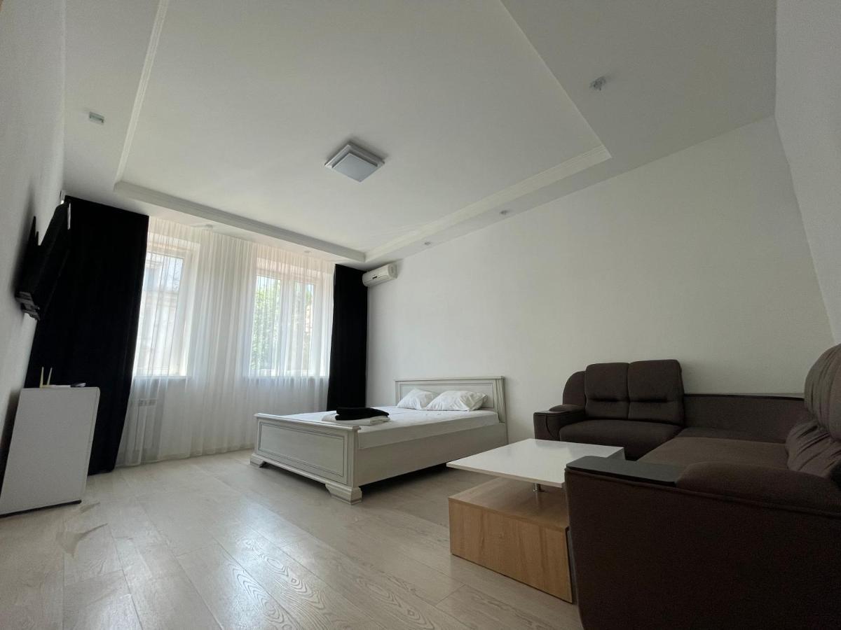 Vip Apartment Karl Marks Avenue ครือวอยร็อก ภายนอก รูปภาพ